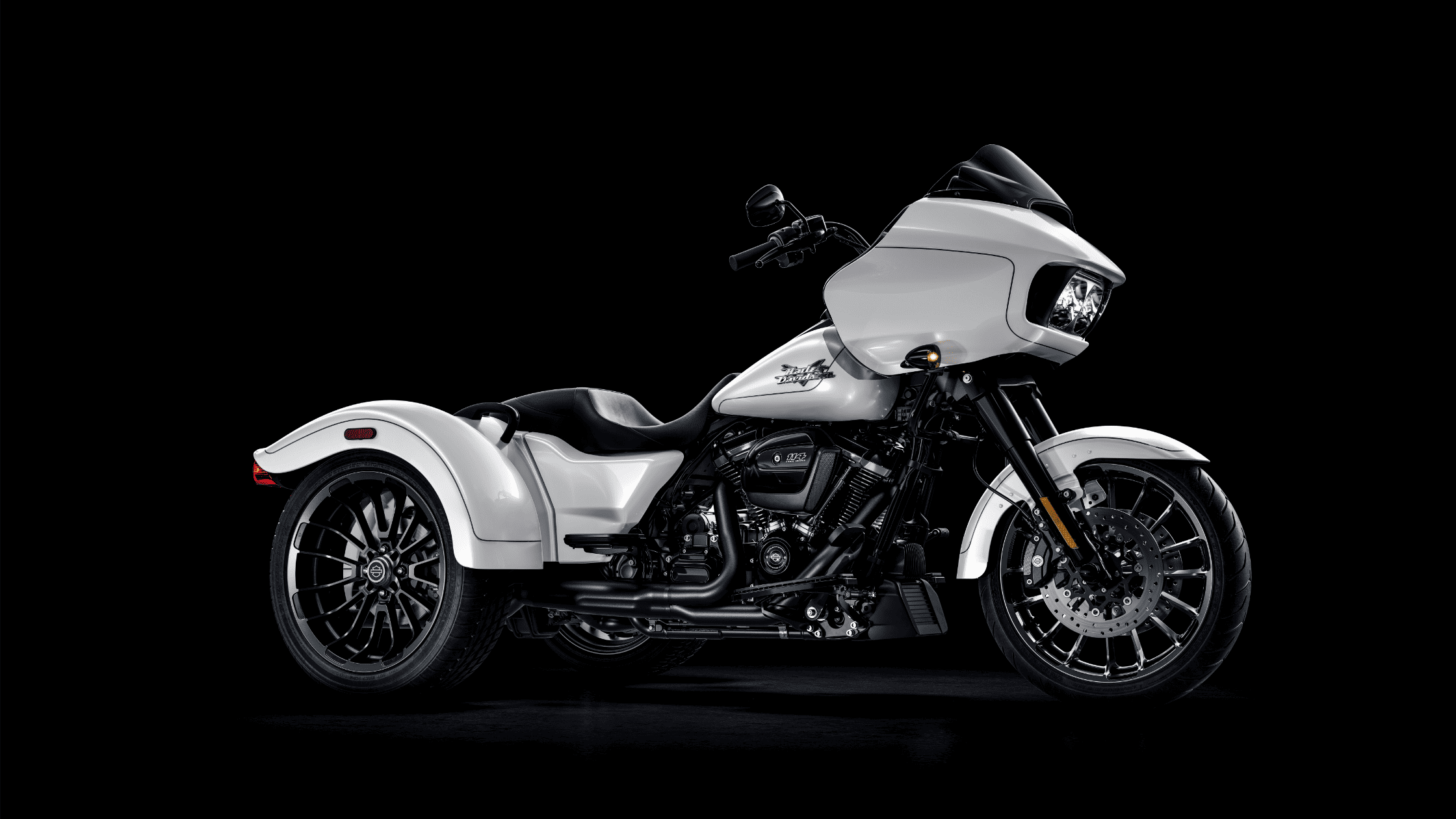2025 Harley-Davidson® Road Glide® 3 Trike in White – Three-Wheel Touring Motorcycle Near Atlanta, GA.